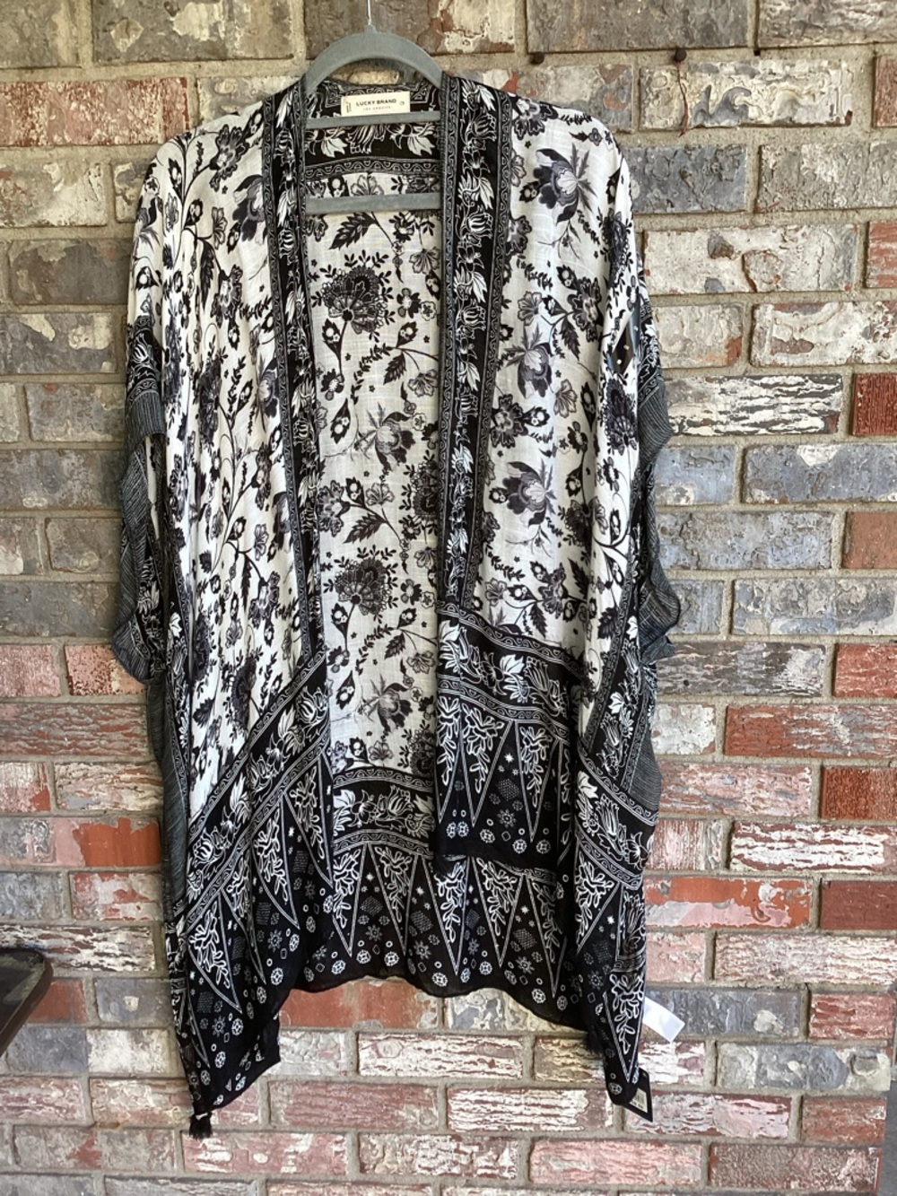 Lucky Brand Black and White Floral Kimono Wrap